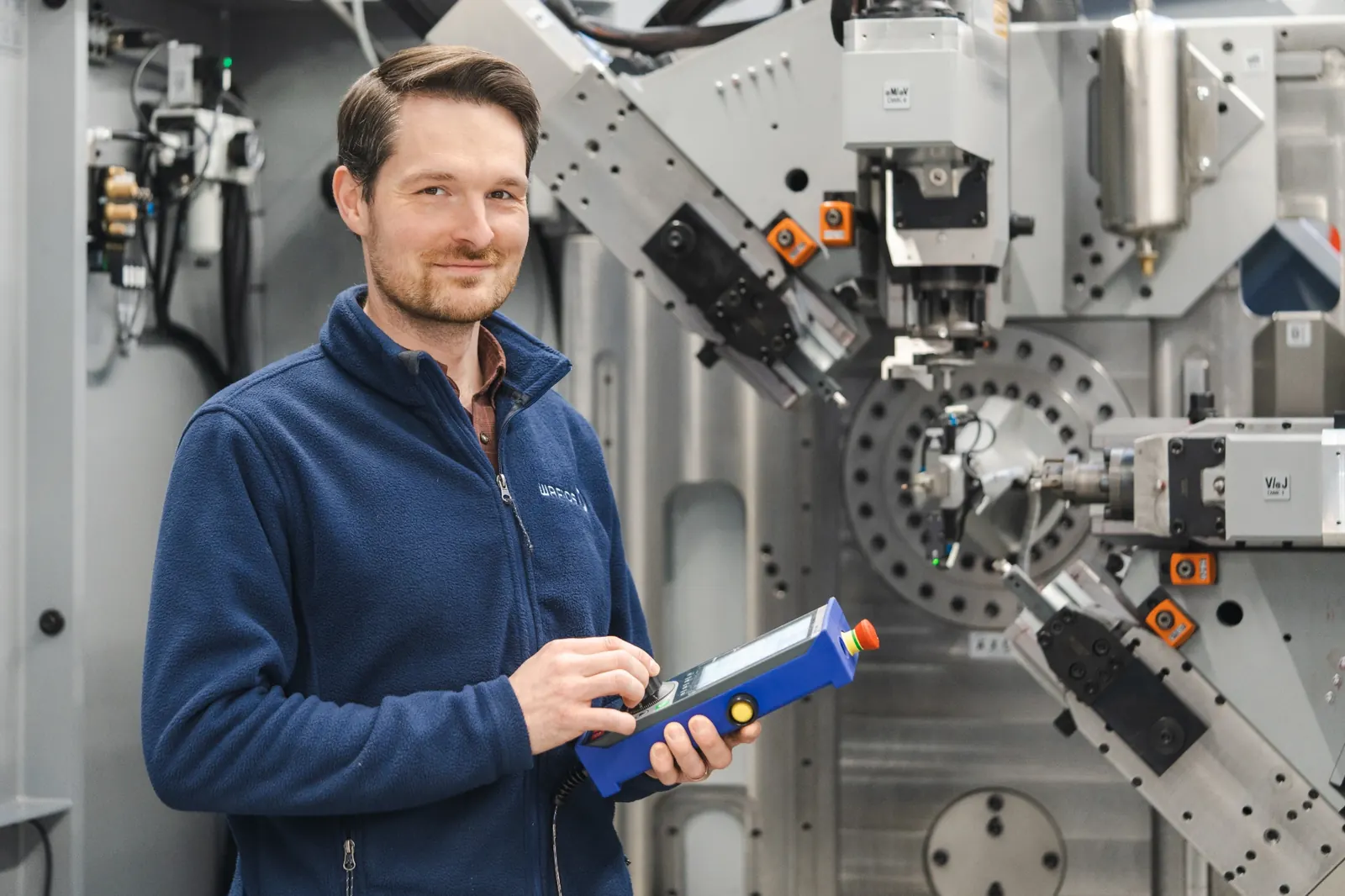 WAFIOS specialist at a spring coiling machine